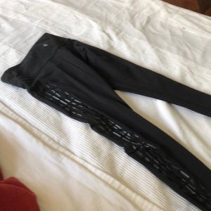 Black lulu lemon leggings